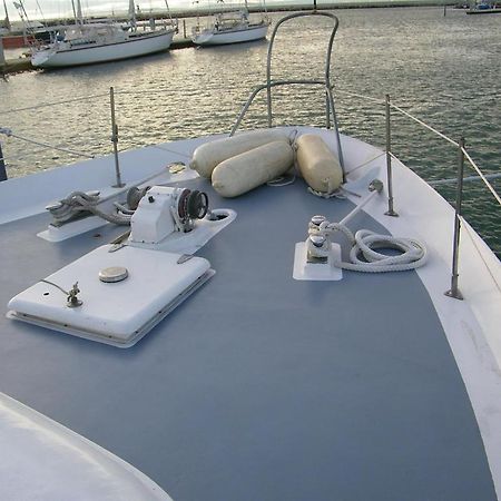 Yacht Bateau Moteur Benetti 19M Hotel Sete Luaran gambar